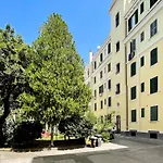 Es Apartment